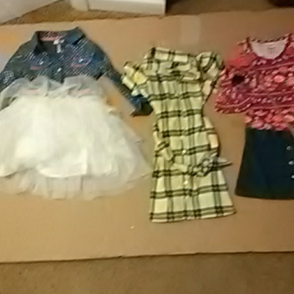 Dresses - Picture 7 of 7